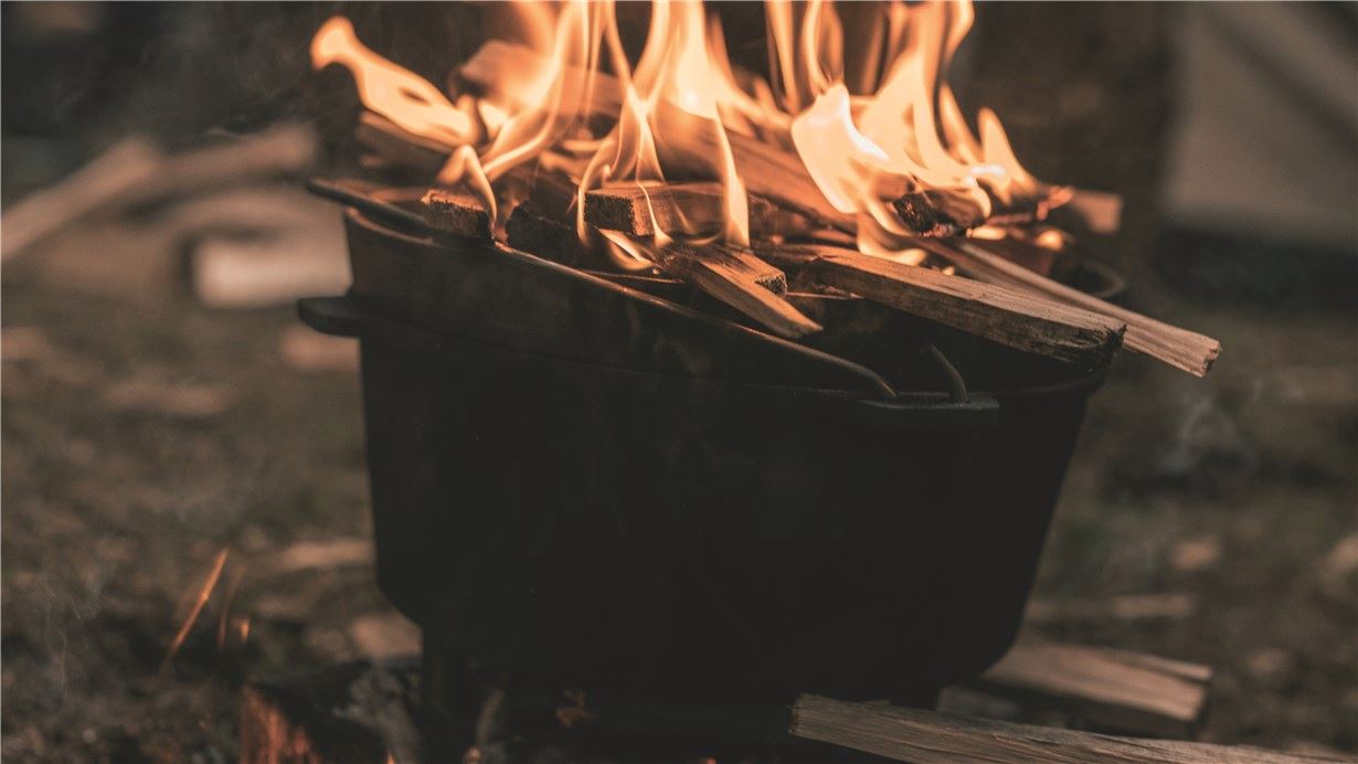 ROBENS Carson Dutch Oven - żeliwny kociołek ogniskowy 